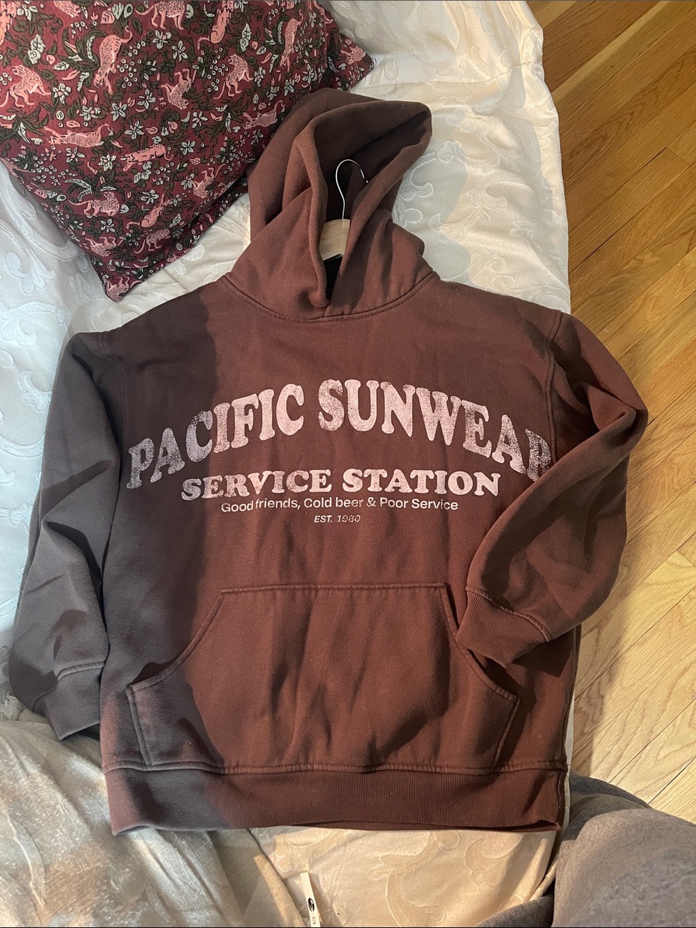 PacSun Cropped Graphic Hoodie